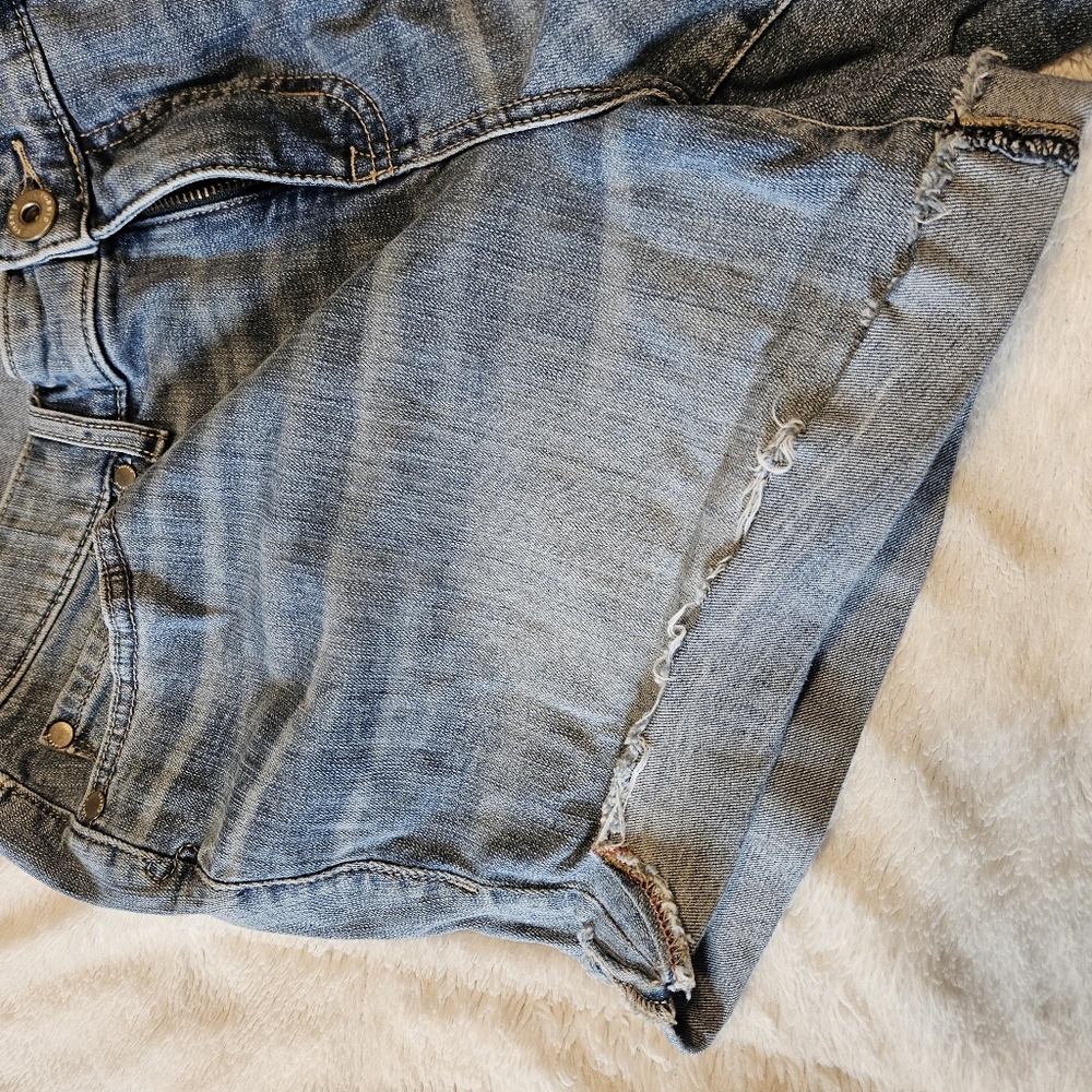 EUC Torrid Jean Shorts - Picture 10 of 10